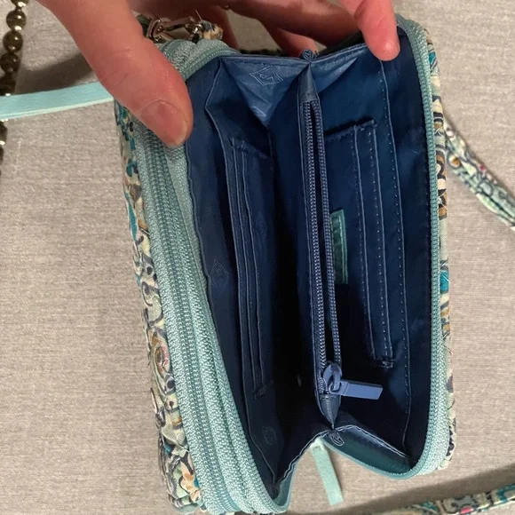 Vera Bradley Teal and Cream Crossbody Bag - Picture 4 of 5